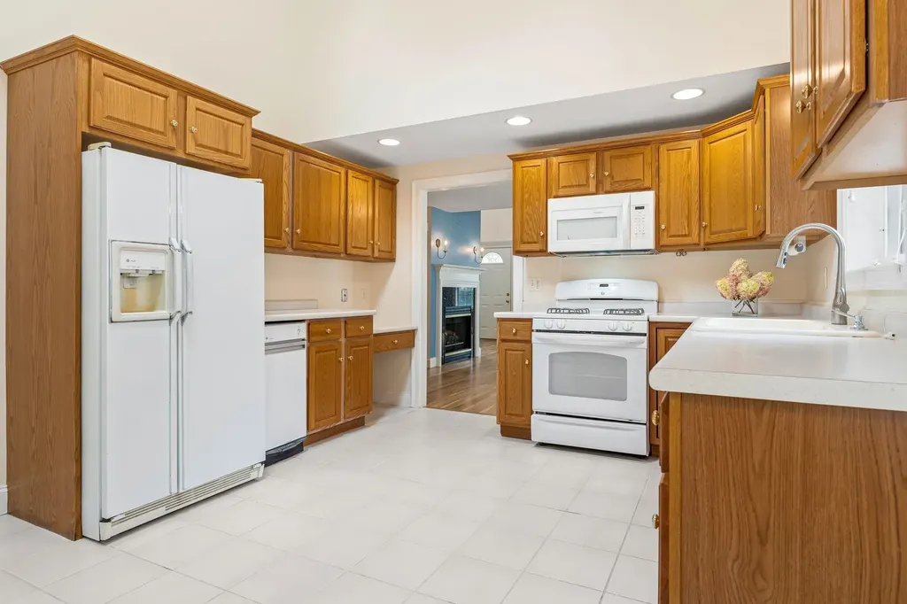 23 Hampton Meadows Hampton NH 03842