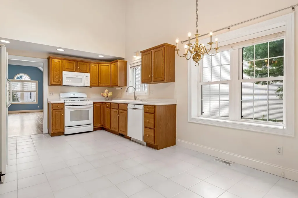 23 Hampton Meadows Hampton NH 03842