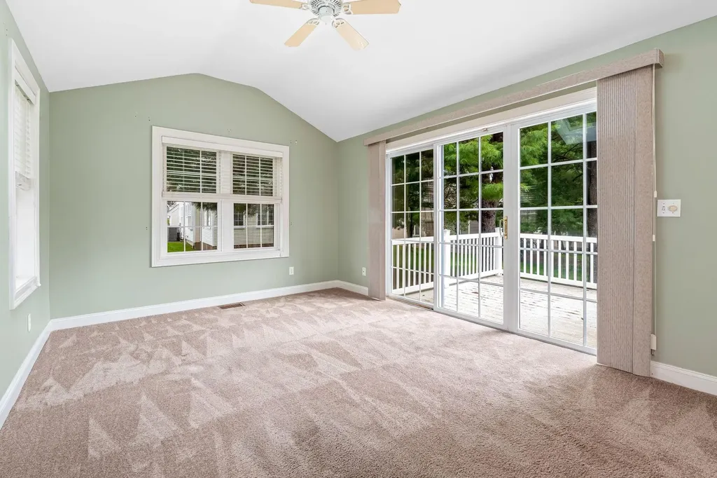 23 Hampton Meadows Hampton NH 03842