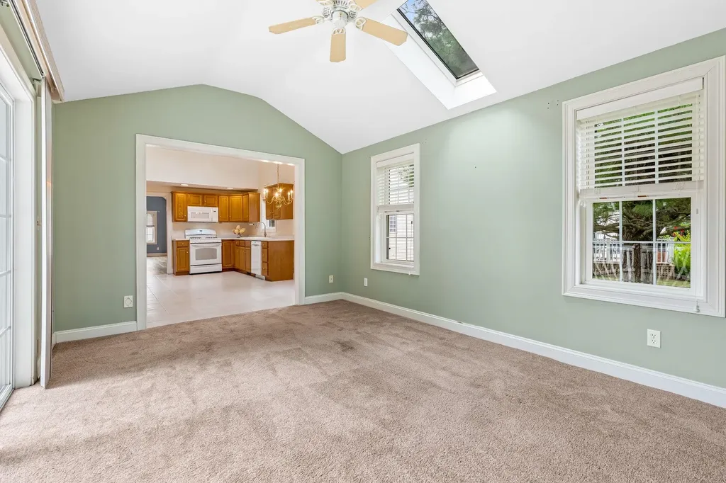 23 Hampton Meadows Hampton NH 03842