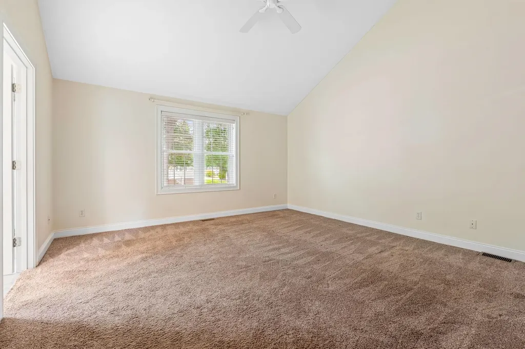 23 Hampton Meadows Hampton NH 03842