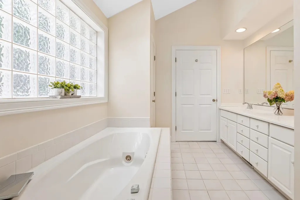 23 Hampton Meadows Hampton NH 03842