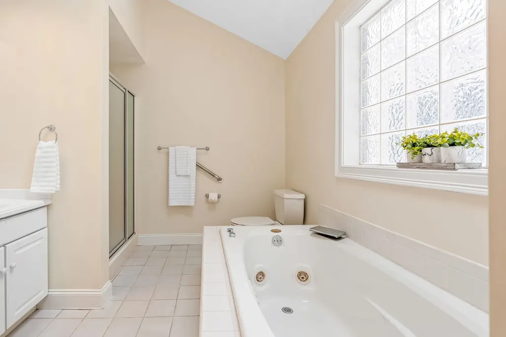 23 Hampton Meadows Hampton NH 03842