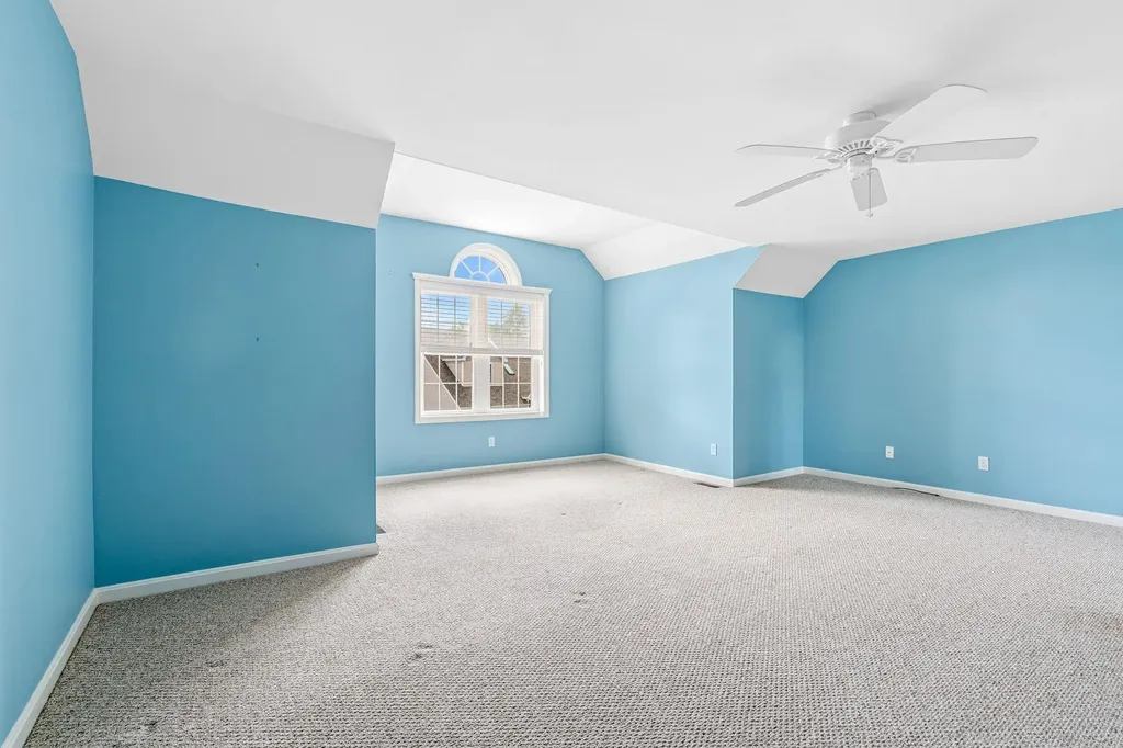 23 Hampton Meadows Hampton NH 03842