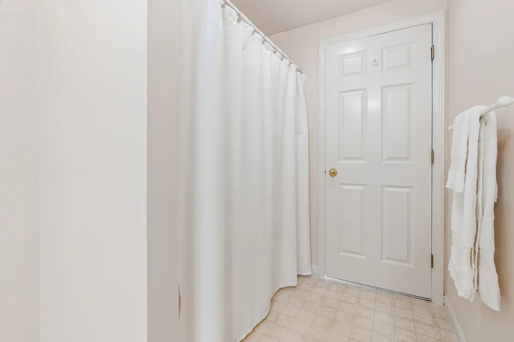 23 Hampton Meadows Hampton NH 03842