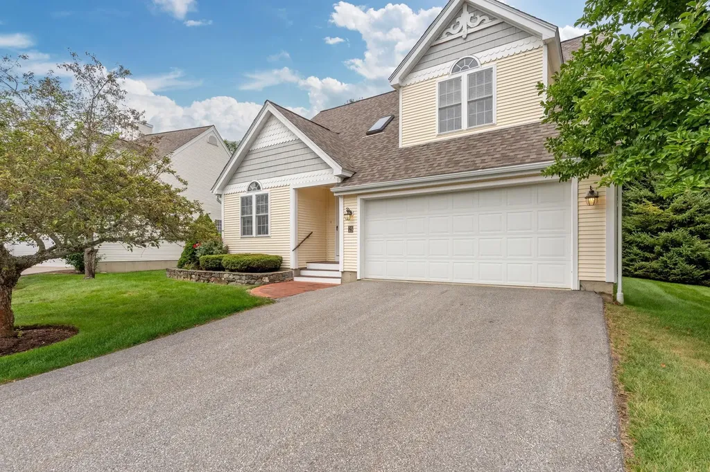 23 Hampton Meadows Hampton NH 03842