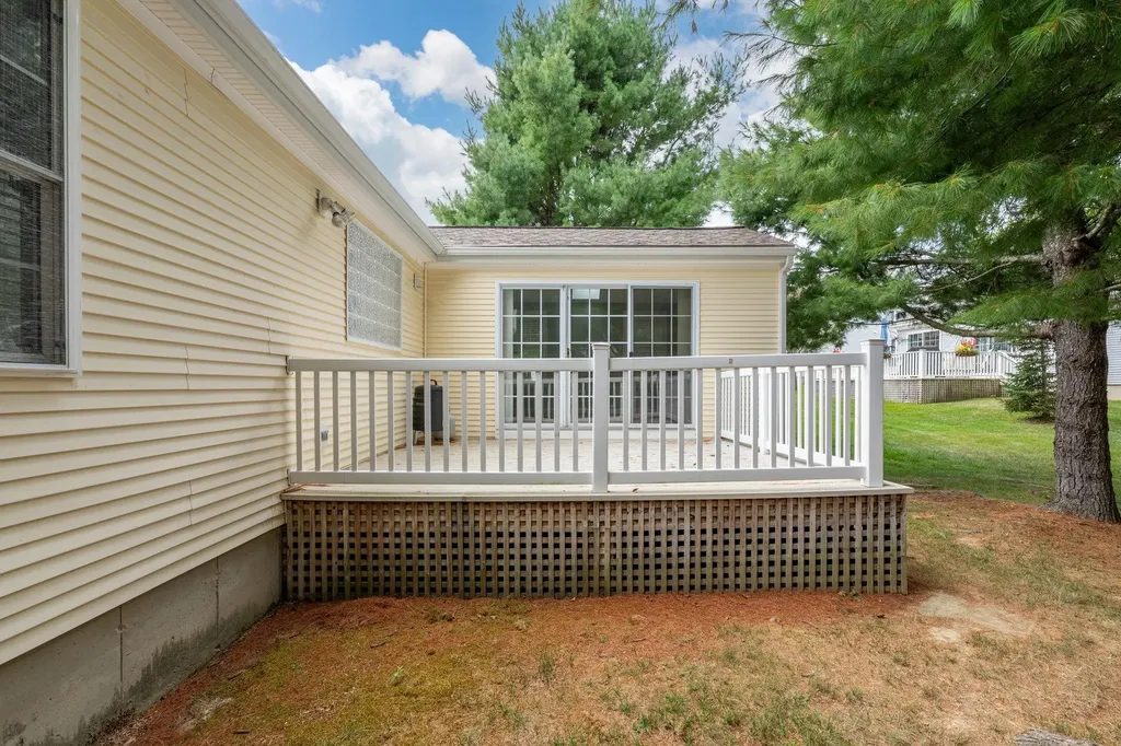 23 Hampton Meadows Hampton NH 03842