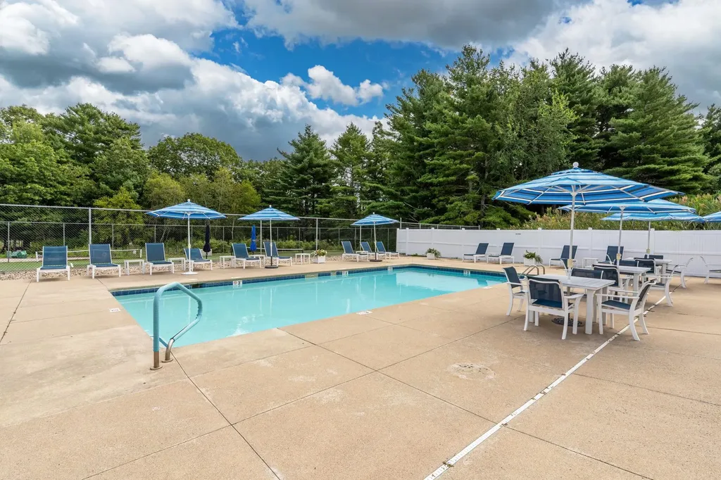 23 Hampton Meadows Hampton NH 03842