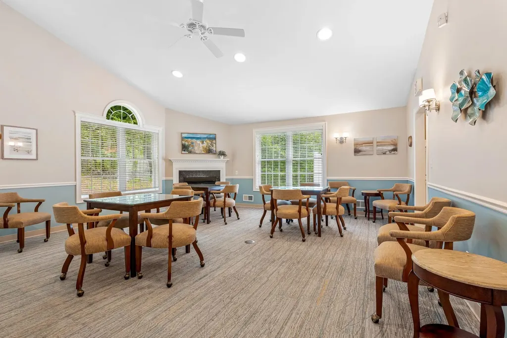 23 Hampton Meadows Hampton NH 03842