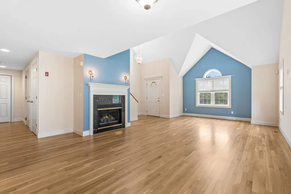 23 Hampton Meadows Hampton NH 03842