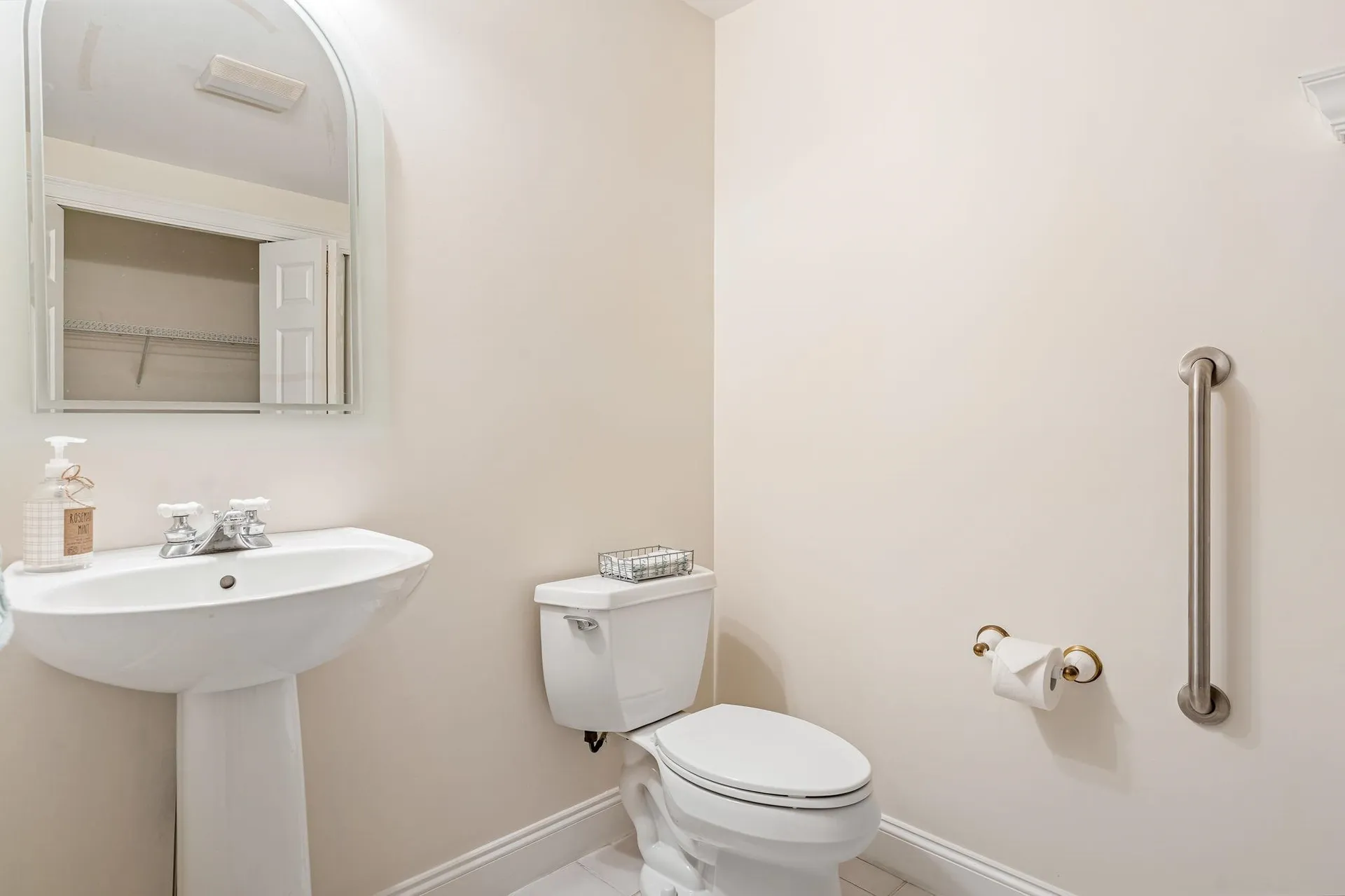 23 Hampton Meadows Hampton NH 03842