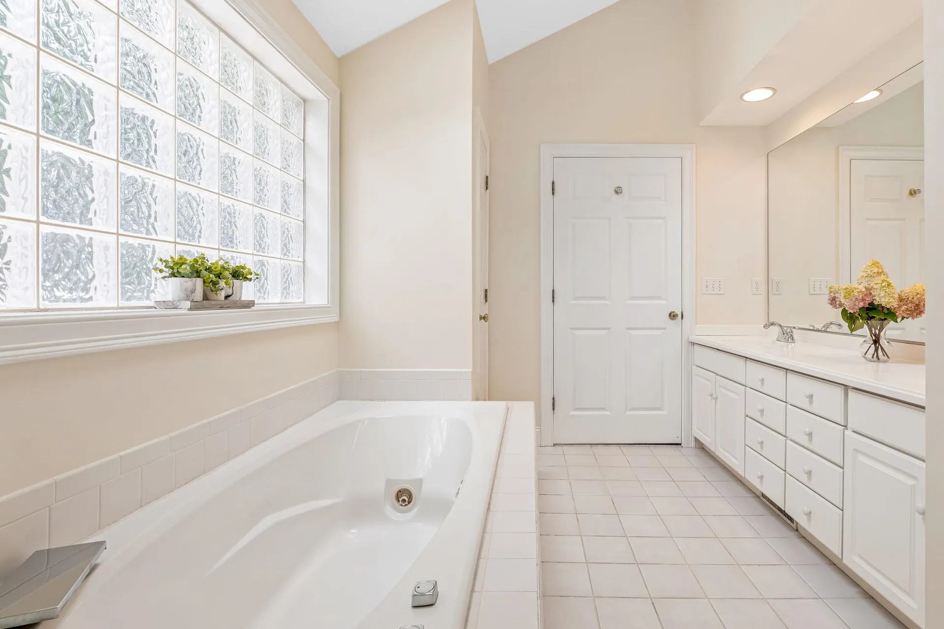 23 Hampton Meadows Hampton NH 03842