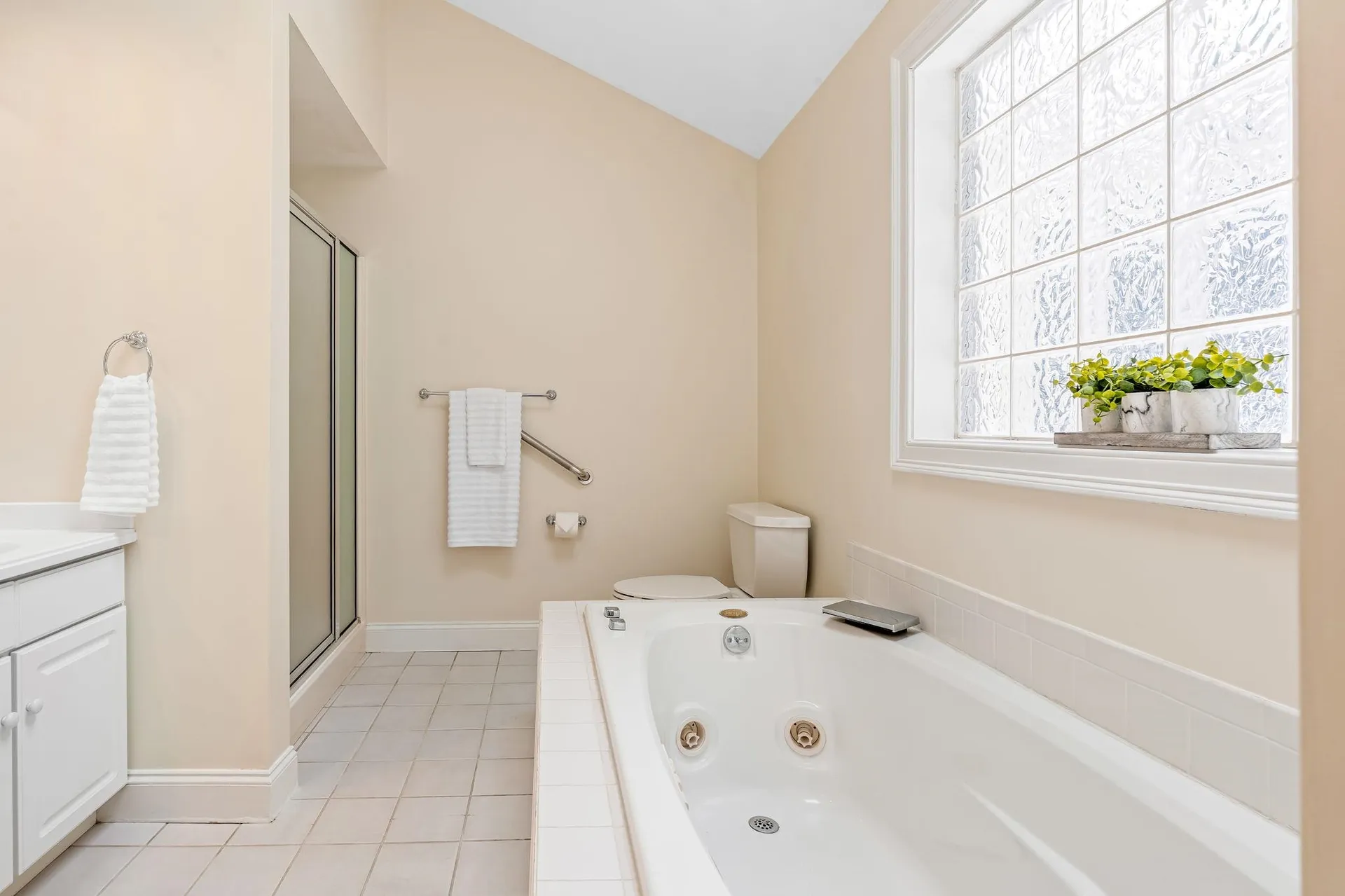 23 Hampton Meadows Hampton NH 03842