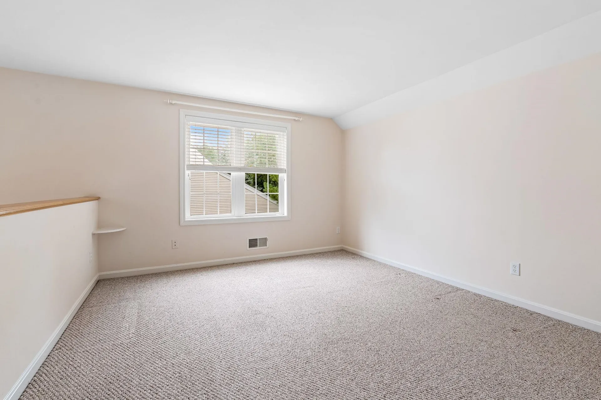 23 Hampton Meadows Hampton NH 03842