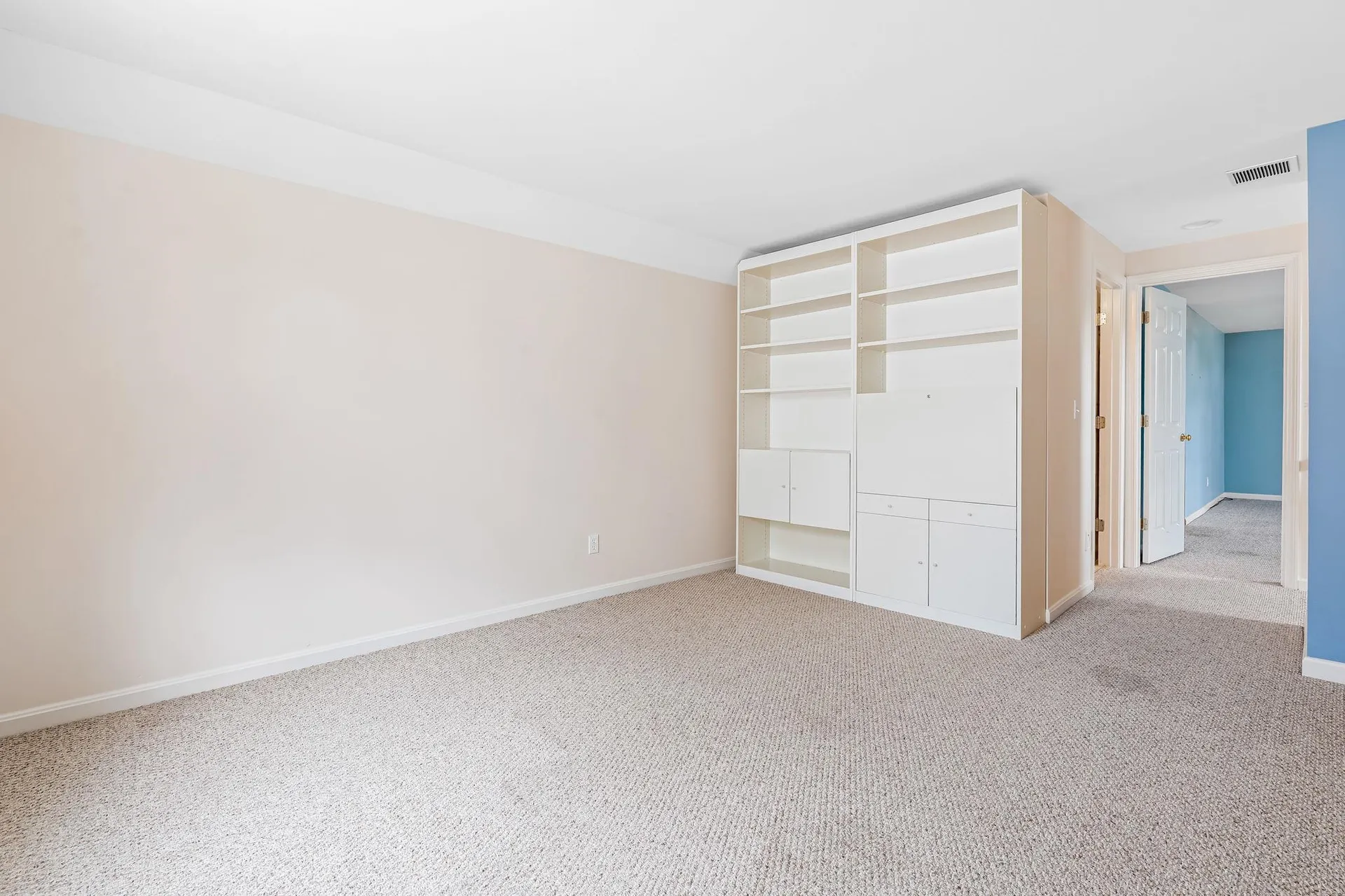 23 Hampton Meadows Hampton NH 03842