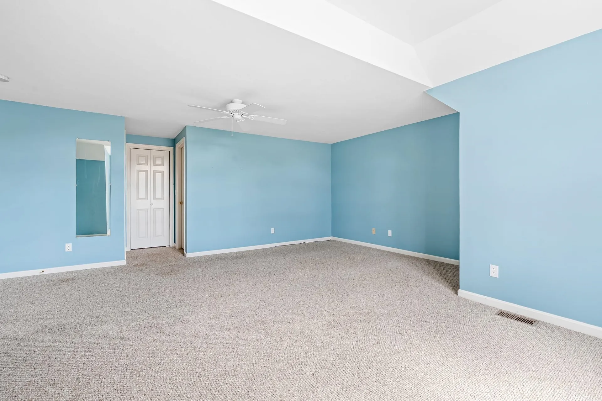 23 Hampton Meadows Hampton NH 03842