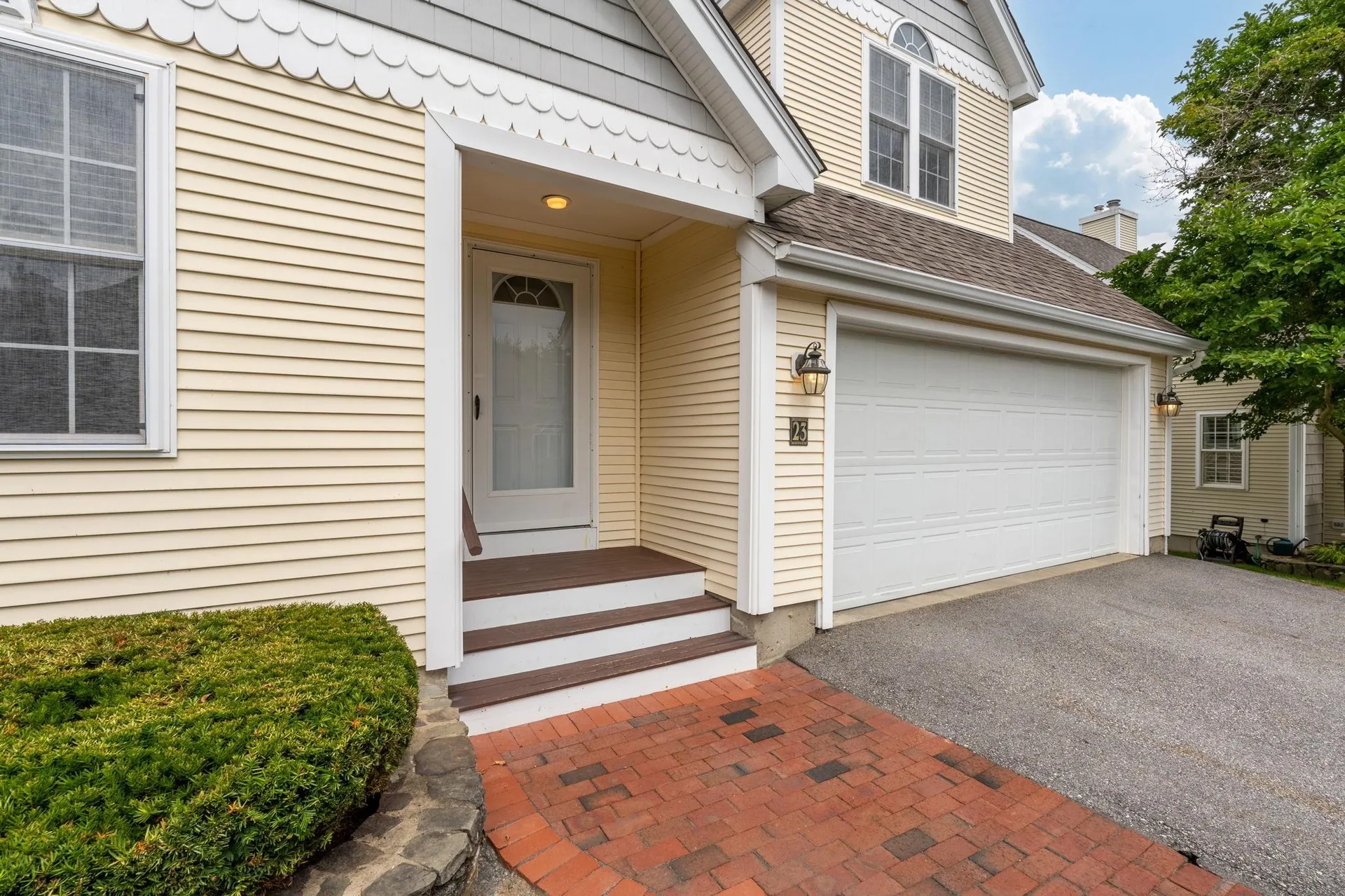 23 Hampton Meadows Hampton NH 03842