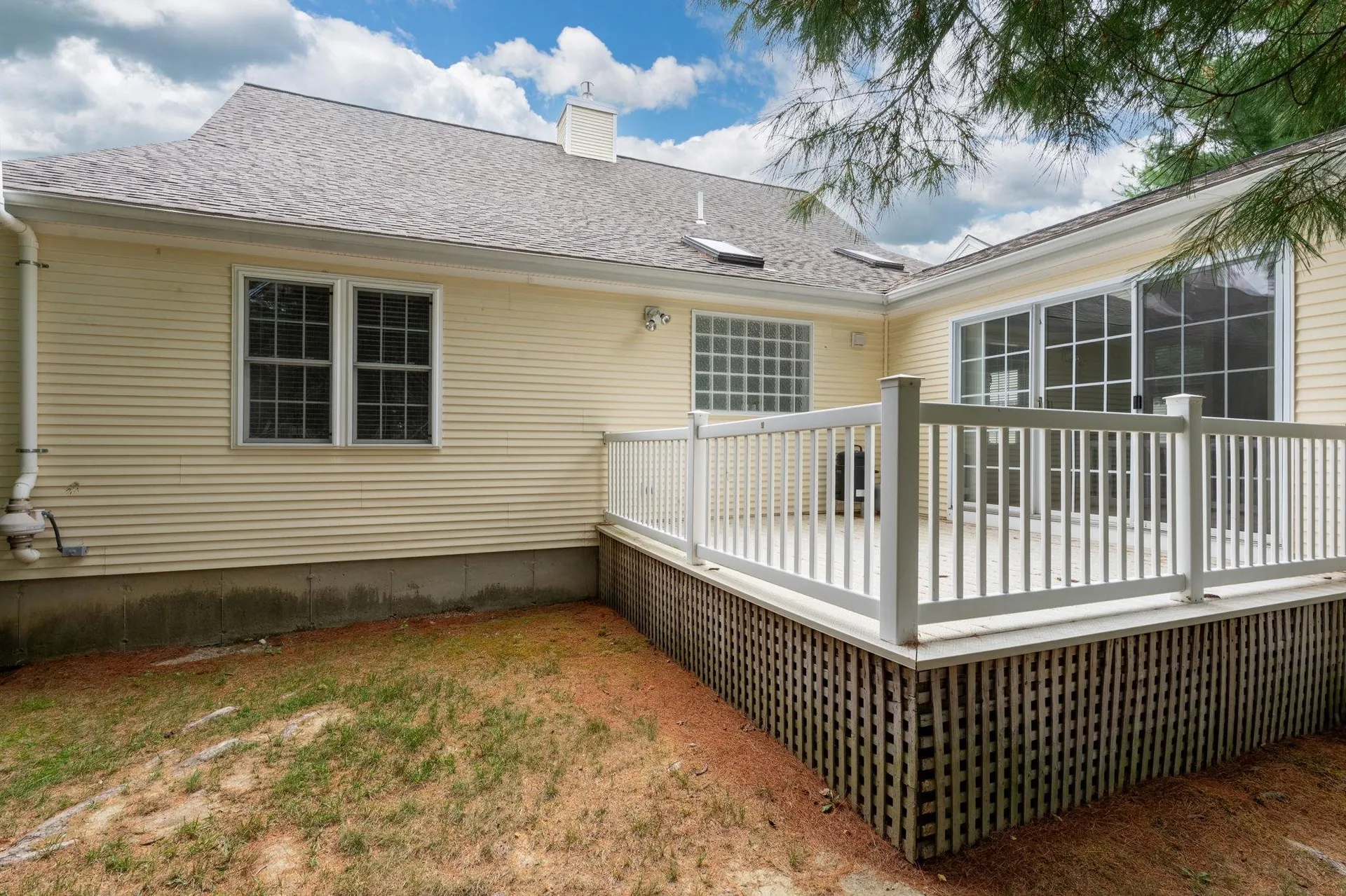 23 Hampton Meadows Hampton NH 03842