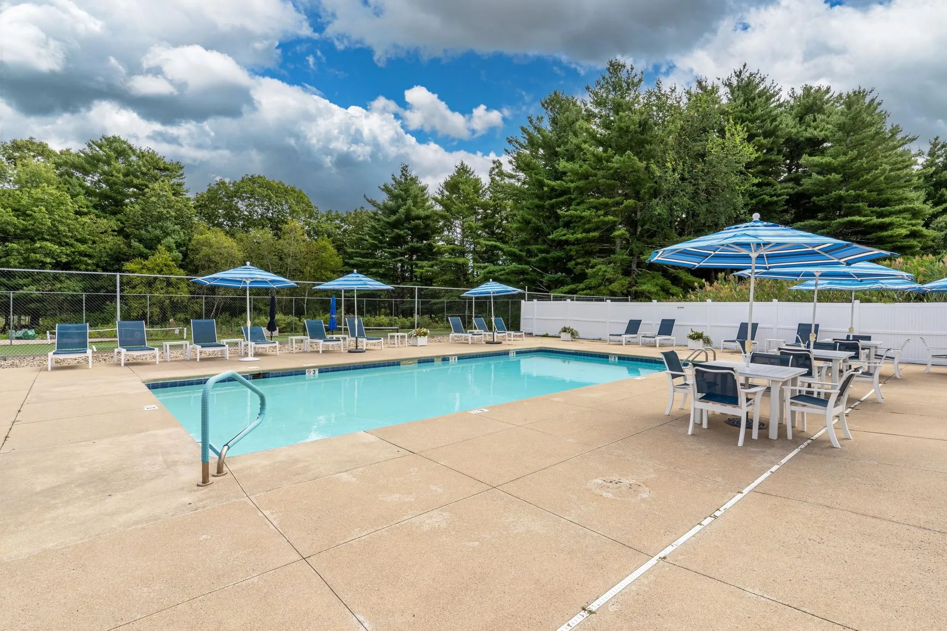 23 Hampton Meadows Hampton NH 03842