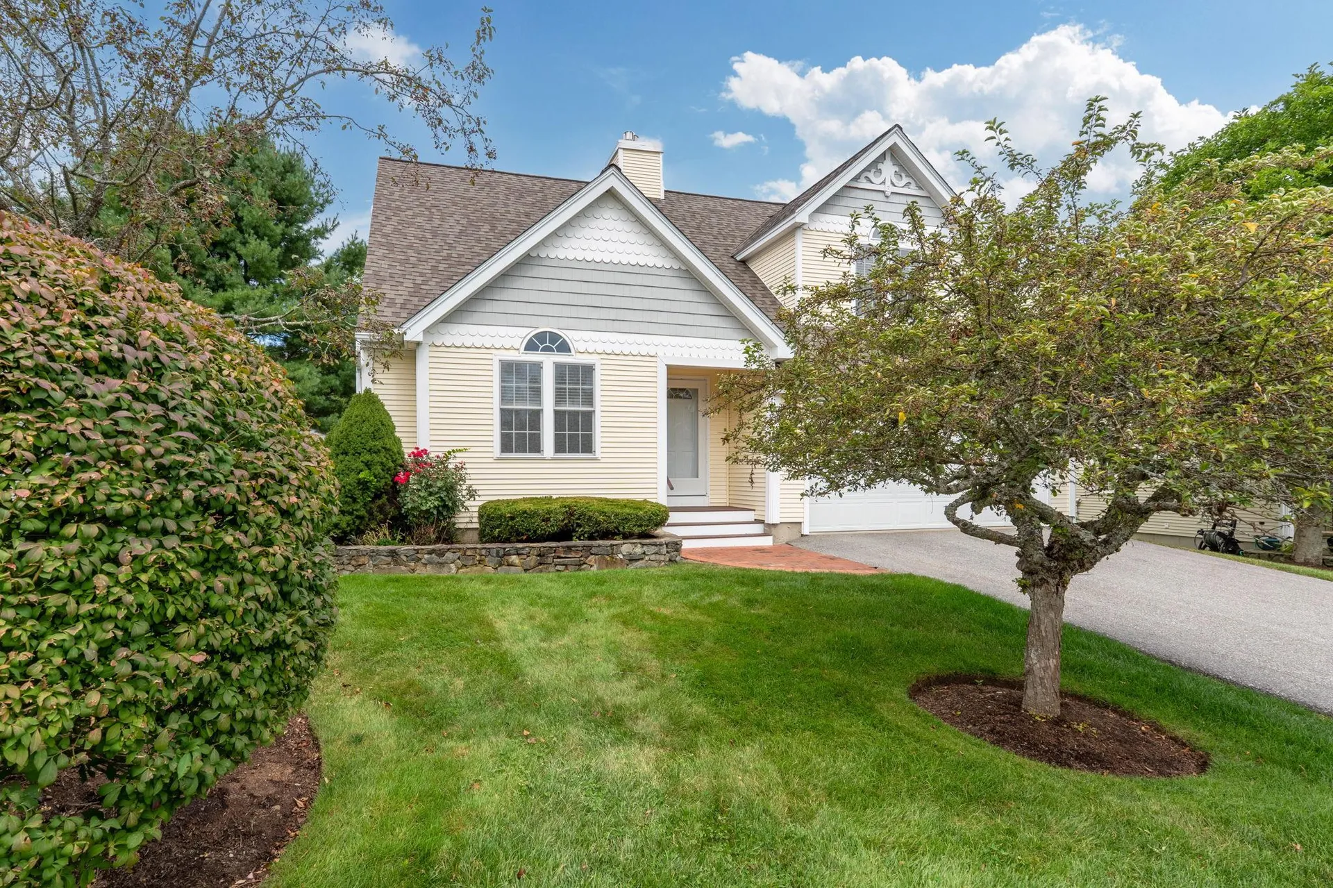 23 Hampton Meadows Hampton NH 03842