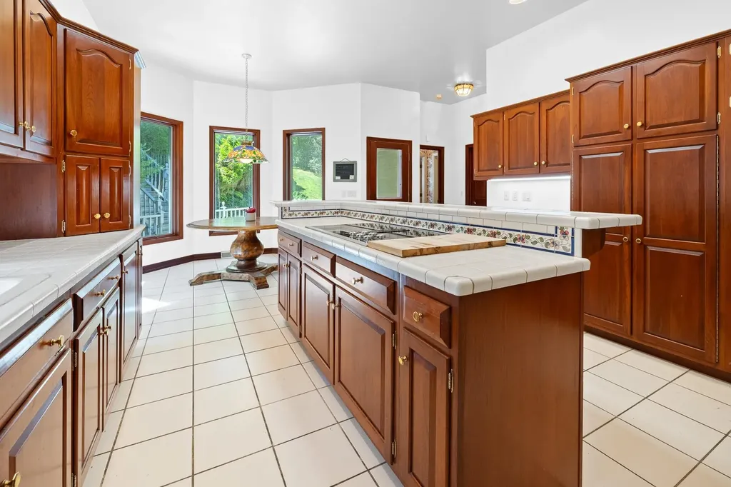 932 Mcnamara Road Dorset VT 05251