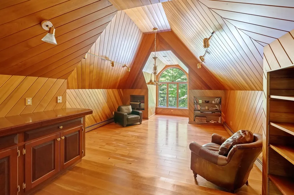 932 Mcnamara Road Dorset VT 05251