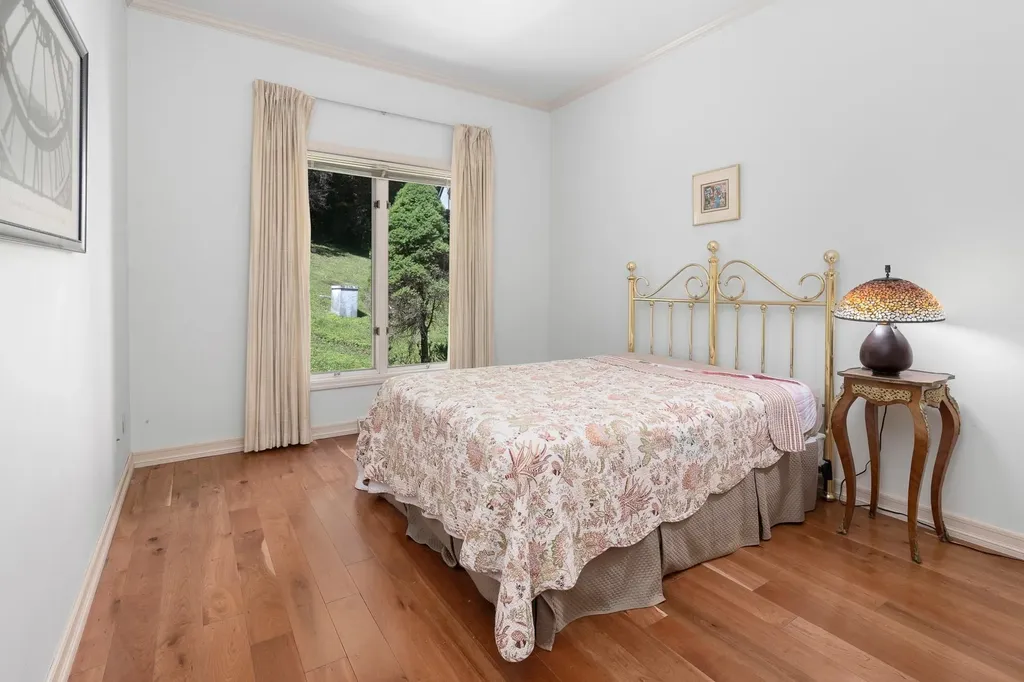 932 Mcnamara Road Dorset VT 05251