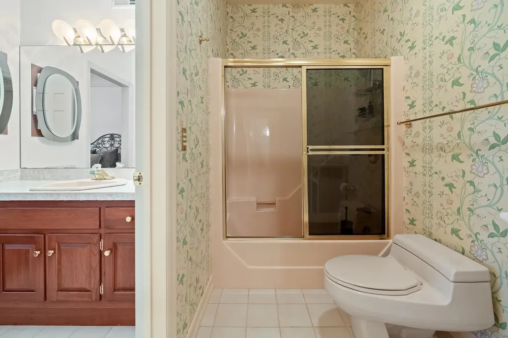 932 Mcnamara Road Dorset VT 05251