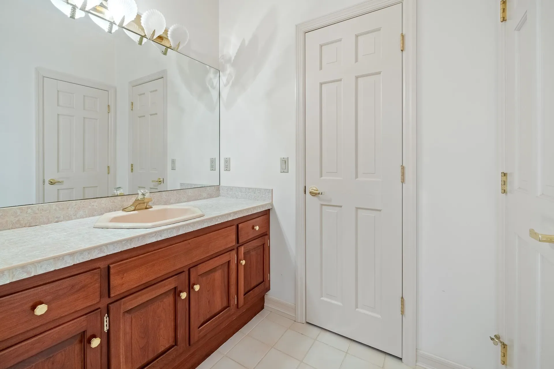 932 Mcnamara Road Dorset VT 05251