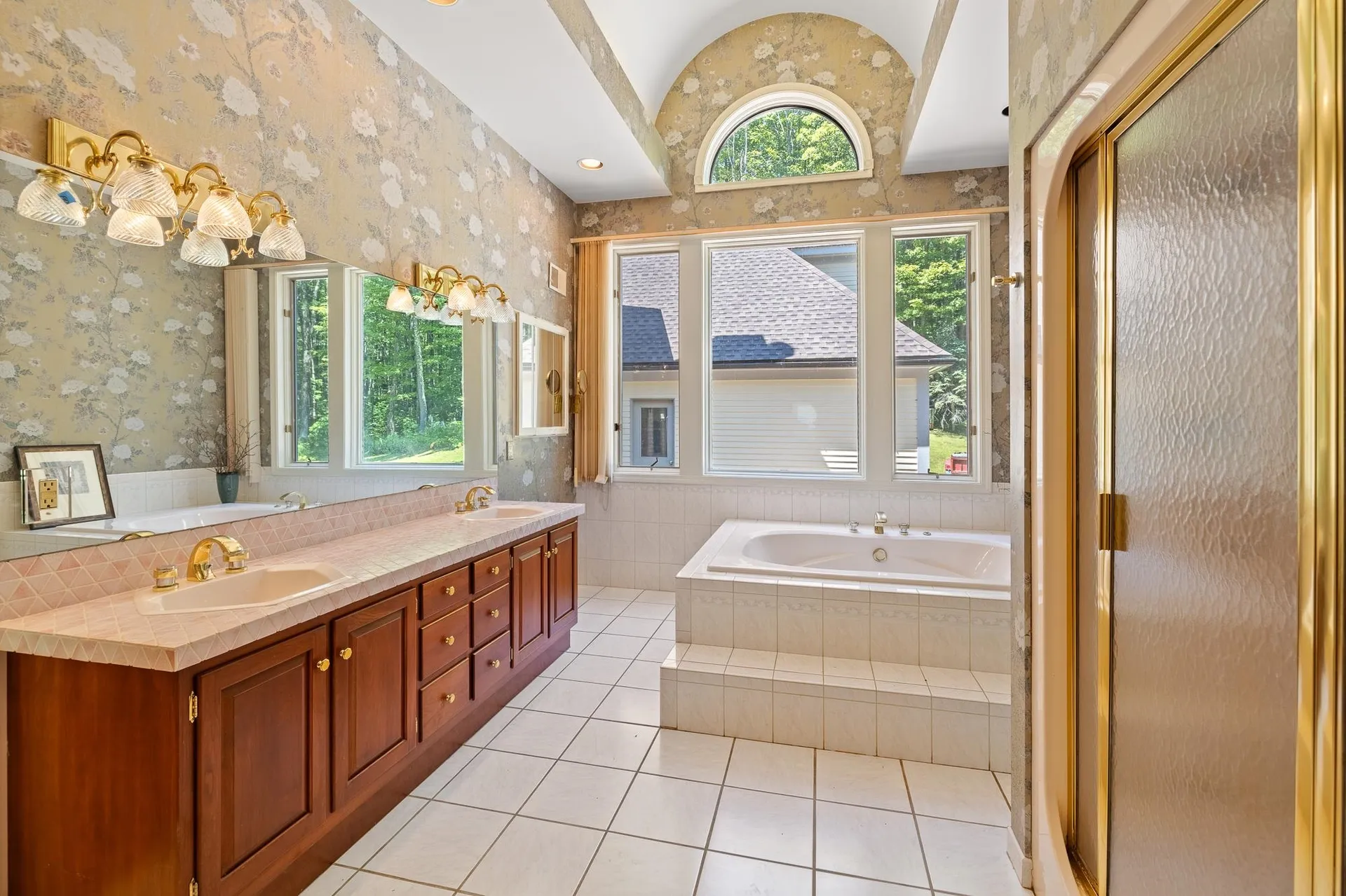 932 Mcnamara Road Dorset VT 05251