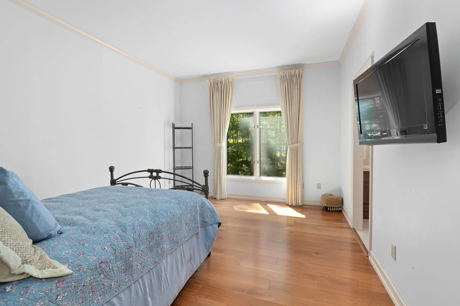 932 Mcnamara Road Dorset VT 05251