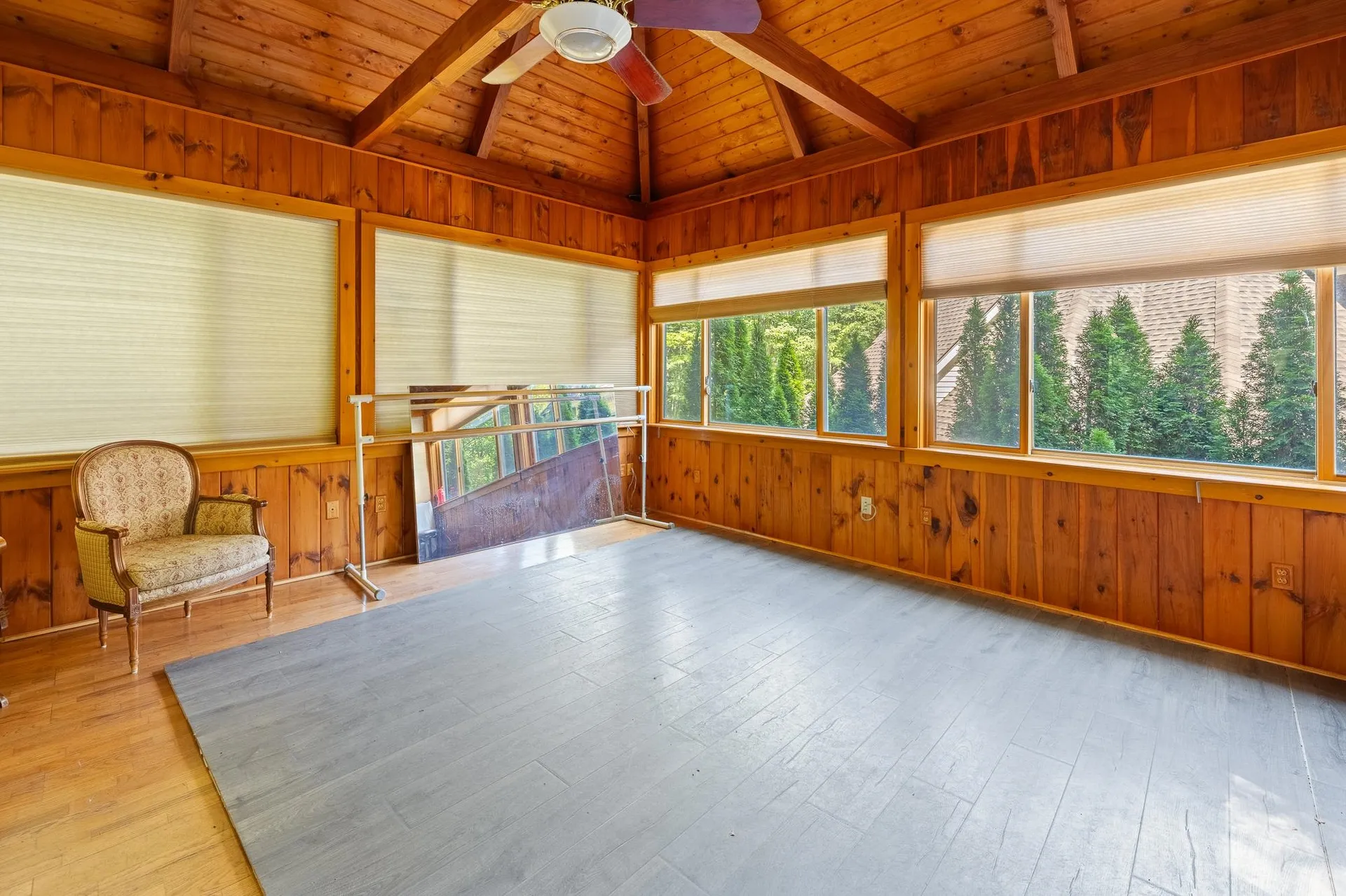 932 Mcnamara Road Dorset VT 05251