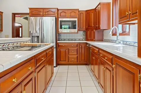 932 Mcnamara Road Dorset VT 05251