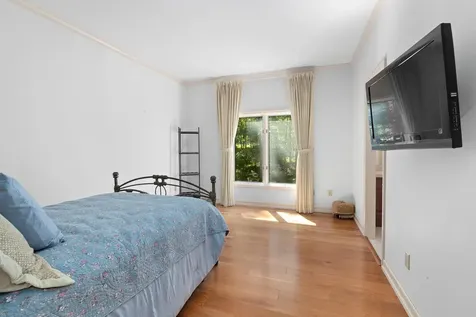 932 Mcnamara Road Dorset VT 05251