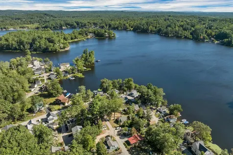 4 Milford Street Amherst NH 03031