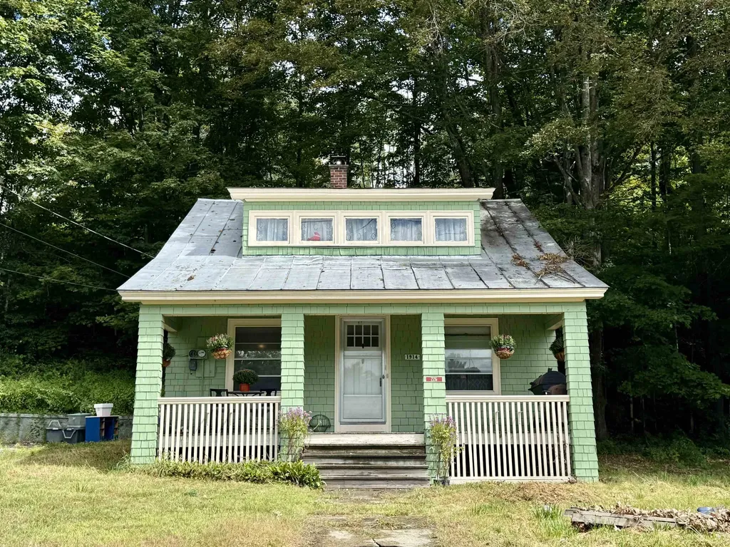 226 N. Main Street Bethel VT 05032