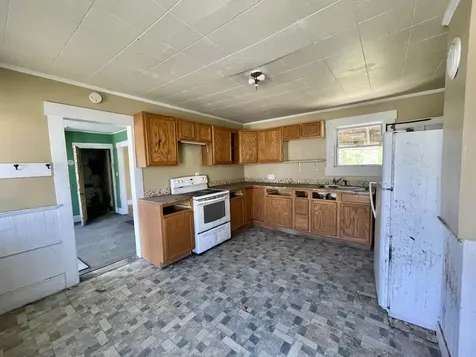 909 Washington Street Stewartstown NH 03576