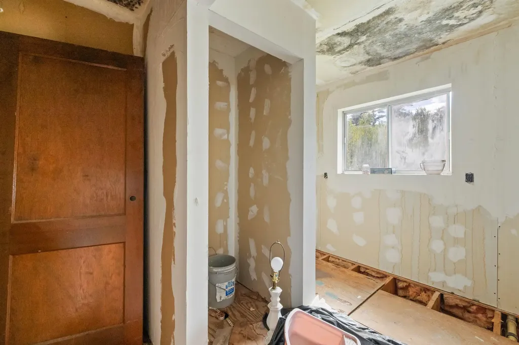 14 Wareing Road Belmont NH 03220