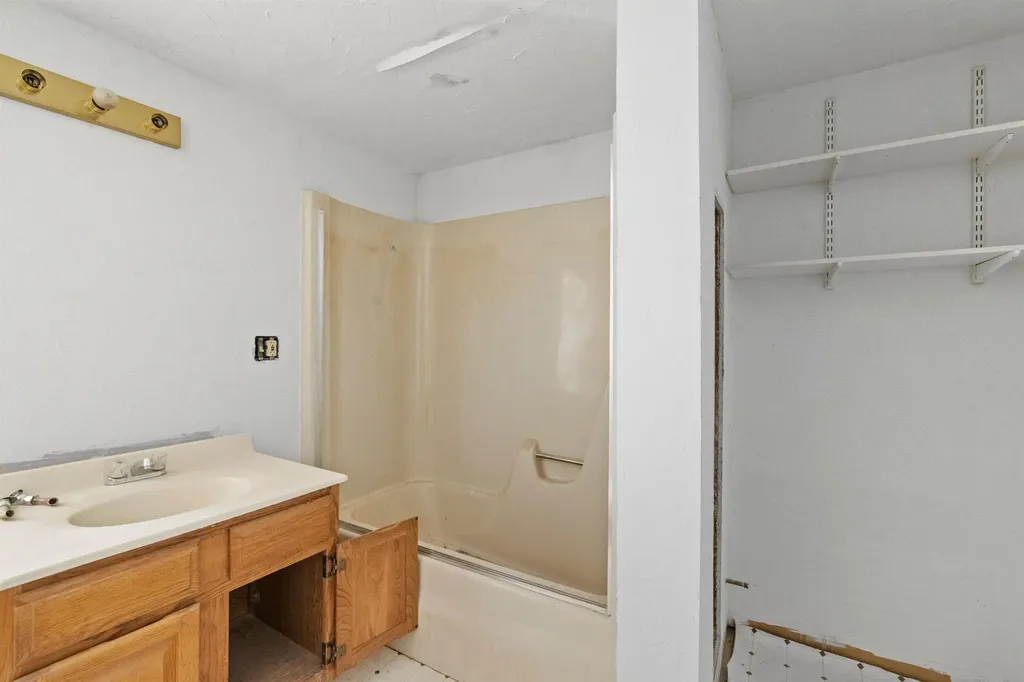 14 Wareing Road Belmont NH 03220