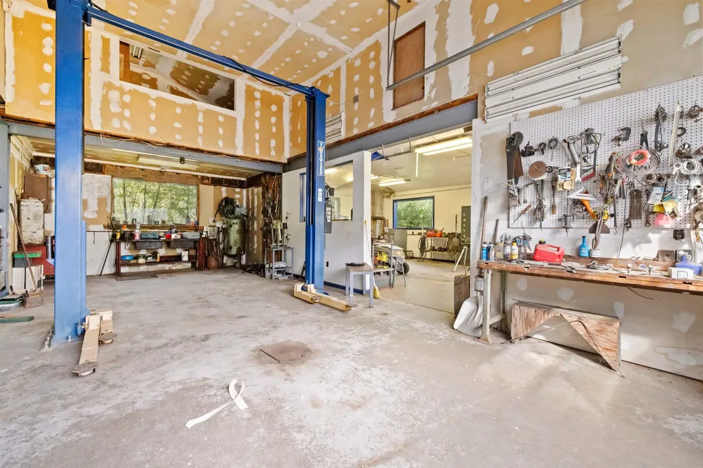 14 Wareing Road Belmont NH 03220