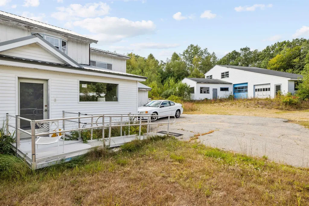 14 Wareing Road Belmont NH 03220