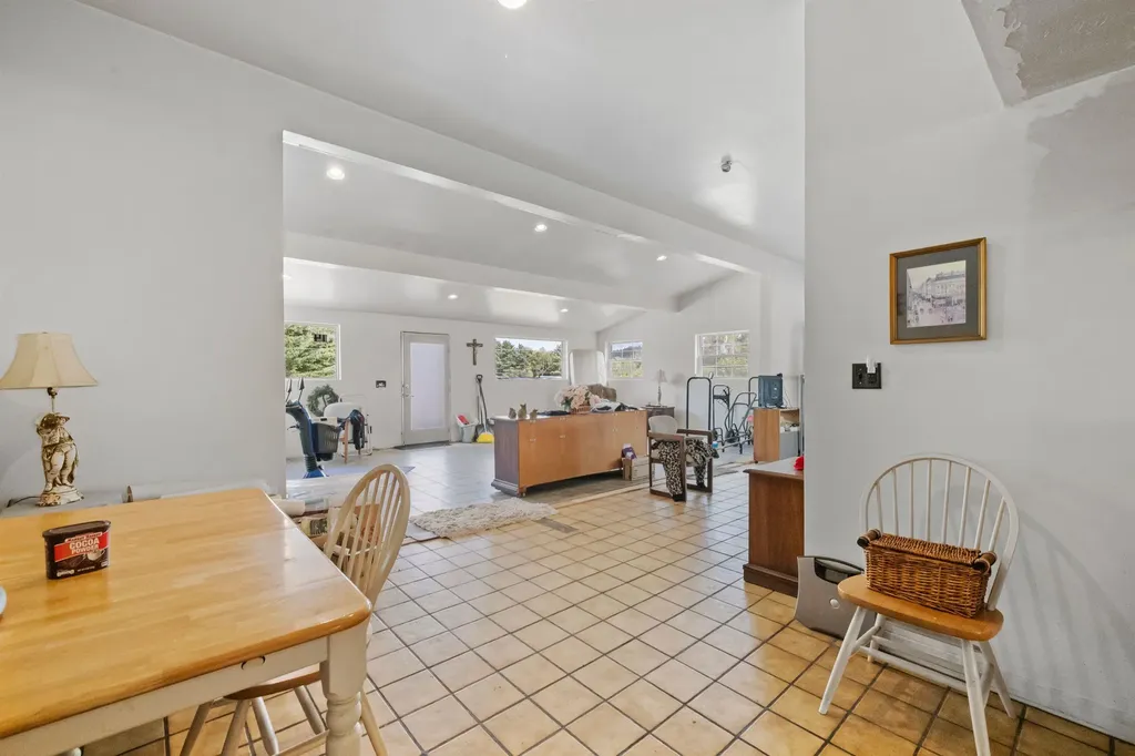 14 Wareing Road Belmont NH 03220