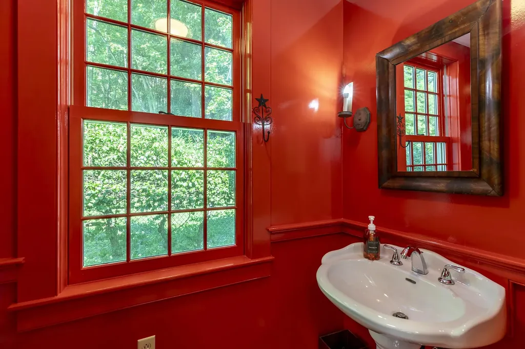 879 River Road Manchester VT 05255