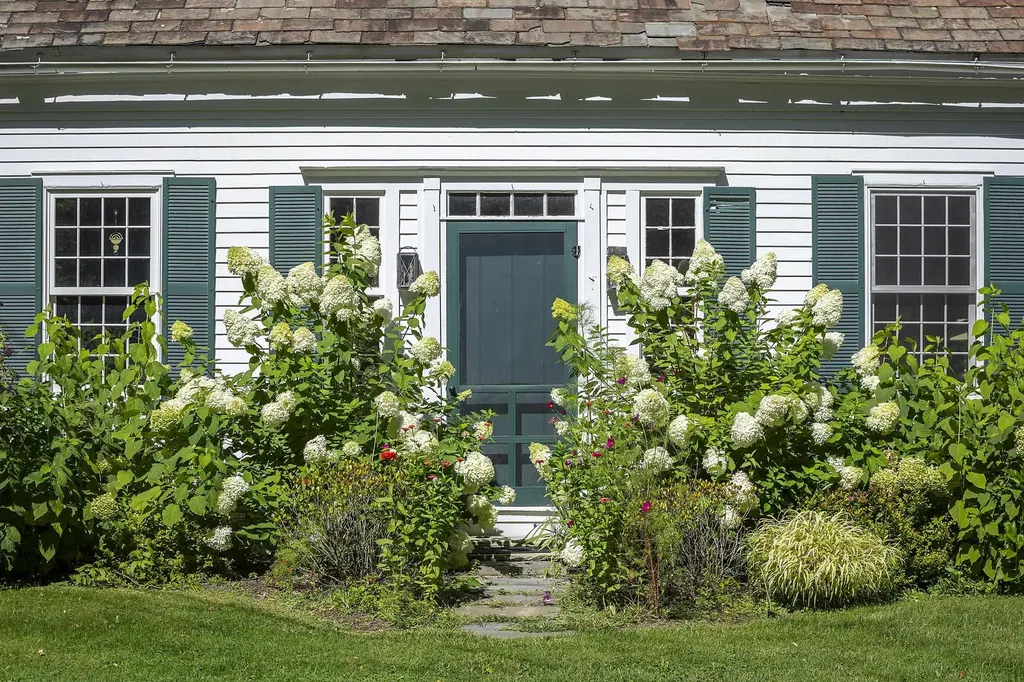 879 River Road Manchester VT 05255