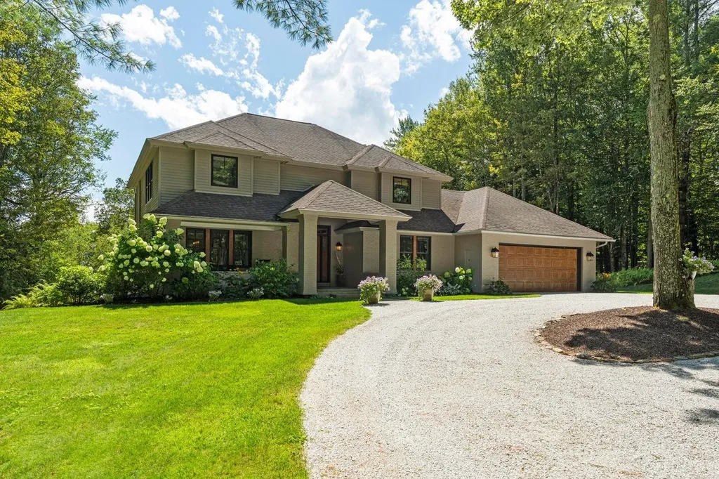 21 Pinnacle Point Waterbury VT 05676