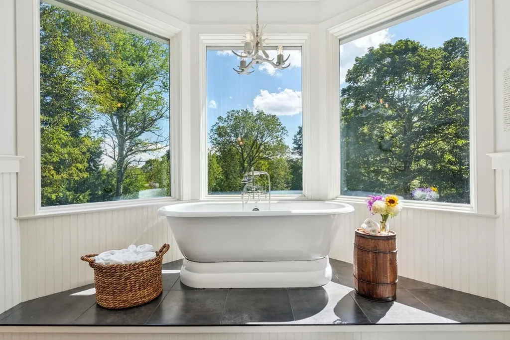 21 Pinnacle Point Waterbury VT 05676