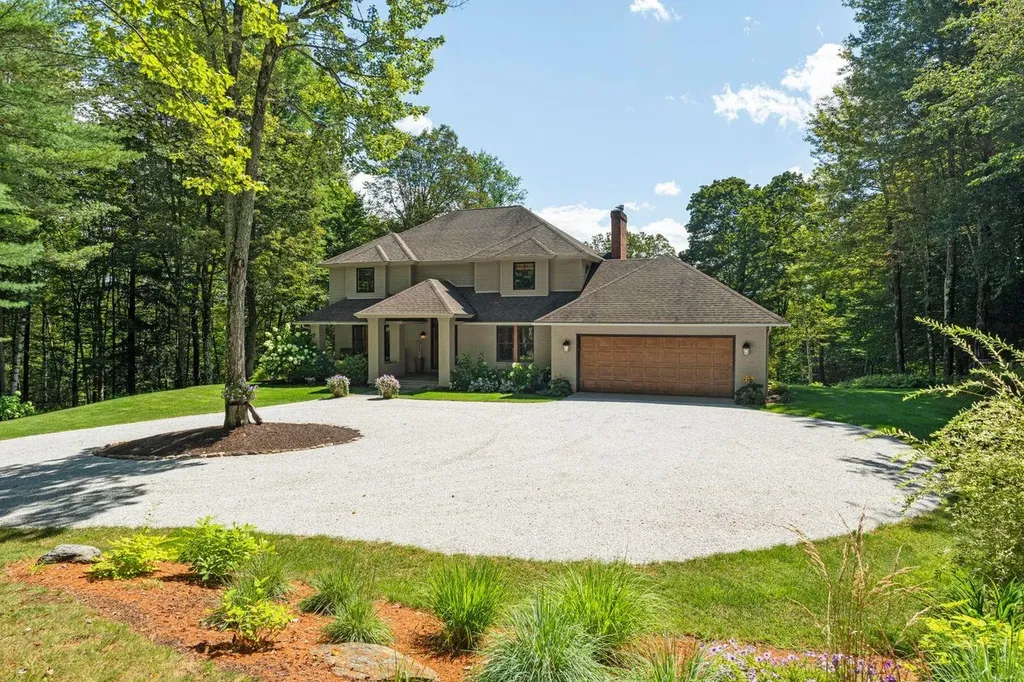 21 Pinnacle Point Waterbury VT 05676