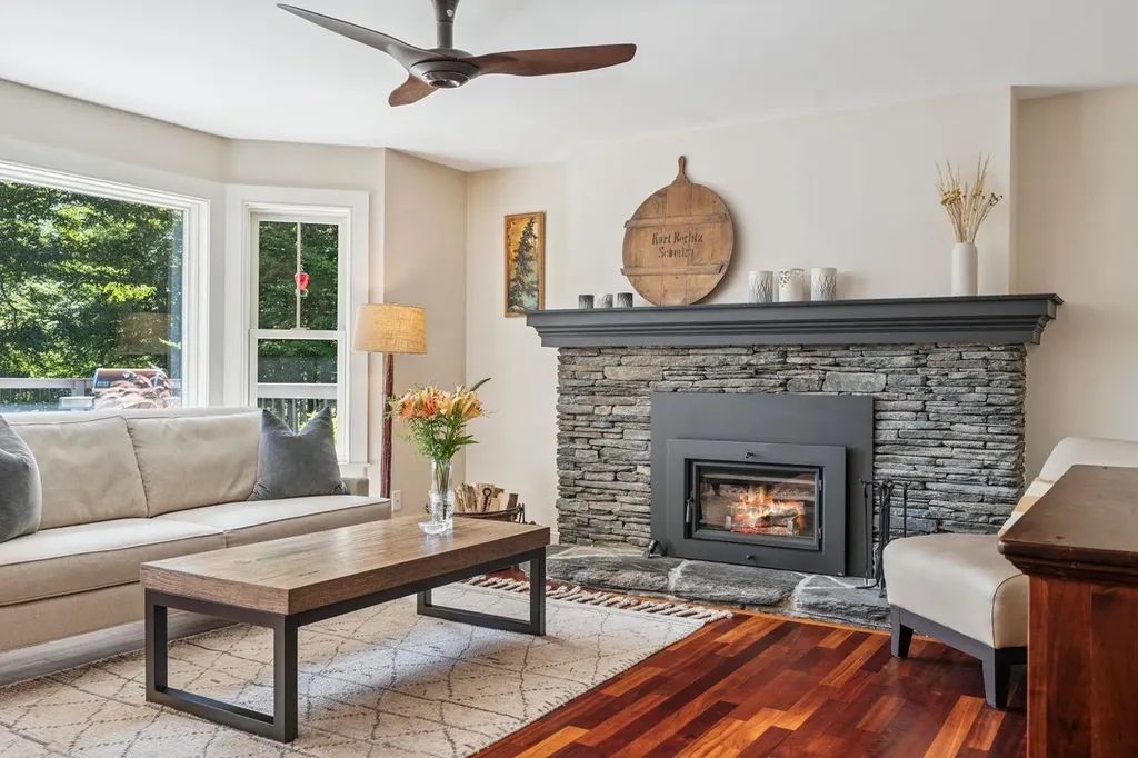 21 Pinnacle Point Waterbury VT 05676