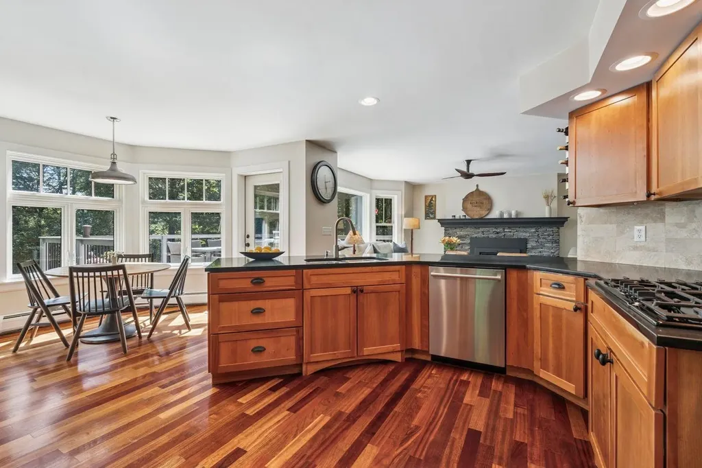 21 Pinnacle Point Waterbury VT 05676