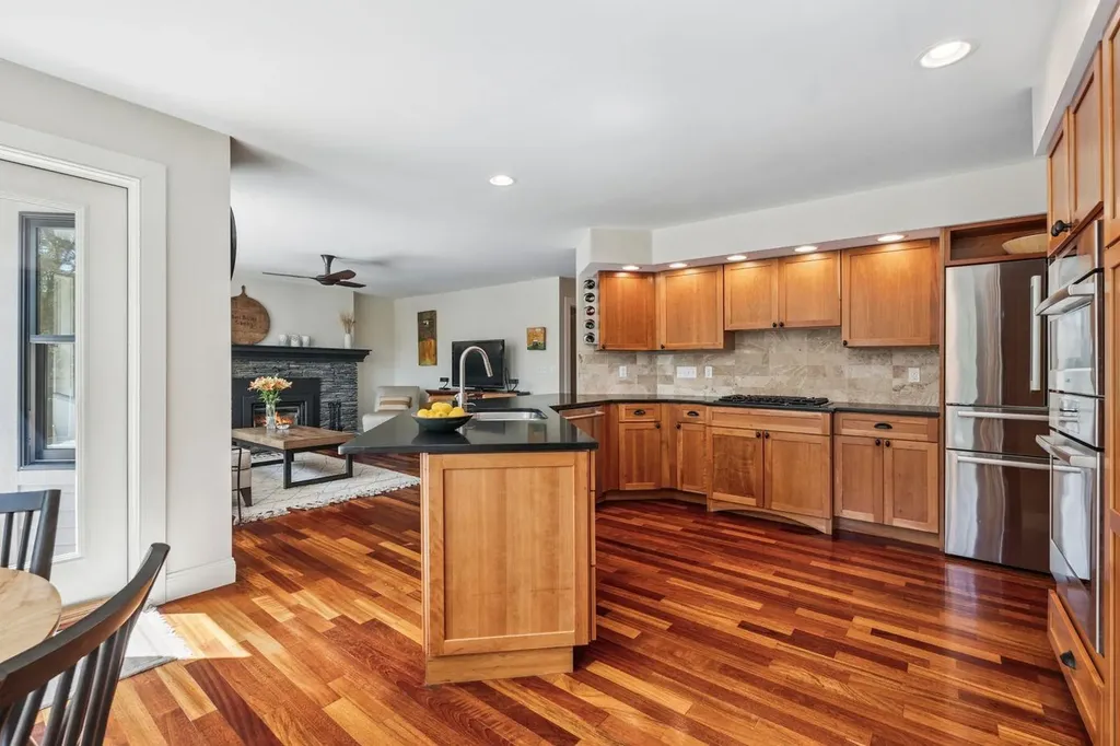 21 Pinnacle Point Waterbury VT 05676